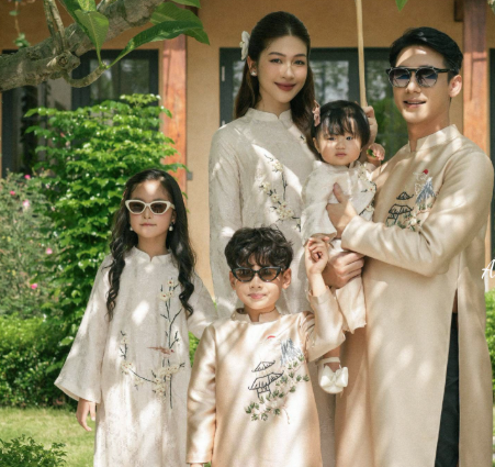 Chụp ảnh áo dài gia đình mùa Tết: Ý nghĩa và gợi ý không thể bỏ qua