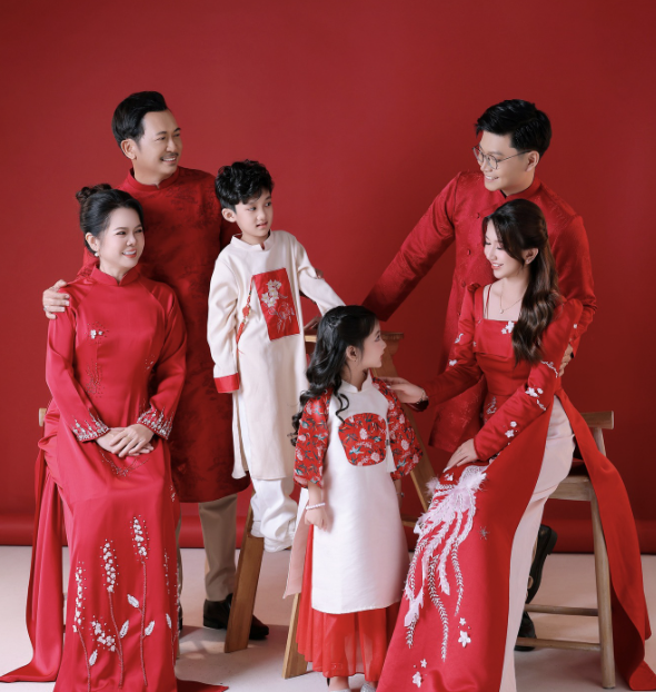 Chụp ảnh áo dài gia đình mùa Tết: Ý nghĩa và gợi ý không thể bỏ qua