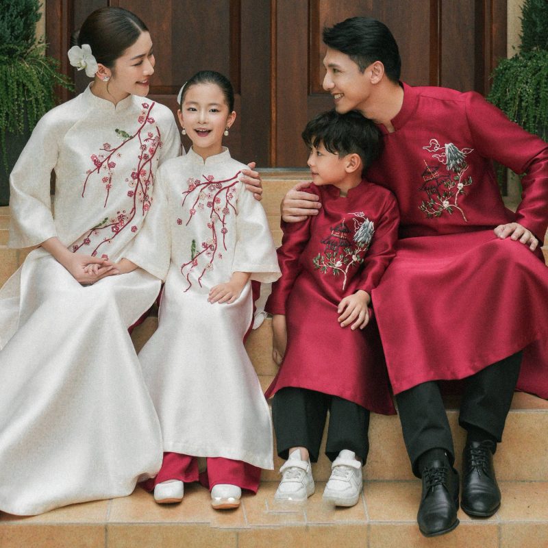 Chụp ảnh áo dài gia đình mùa Tết: Ý nghĩa và gợi ý không thể bỏ qua